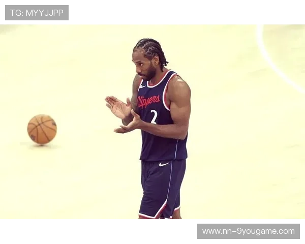 伦纳德站上罚线,洛杉矶快船结束比赛 伦纳德站上罚线,洛杉矶快船结束比赛