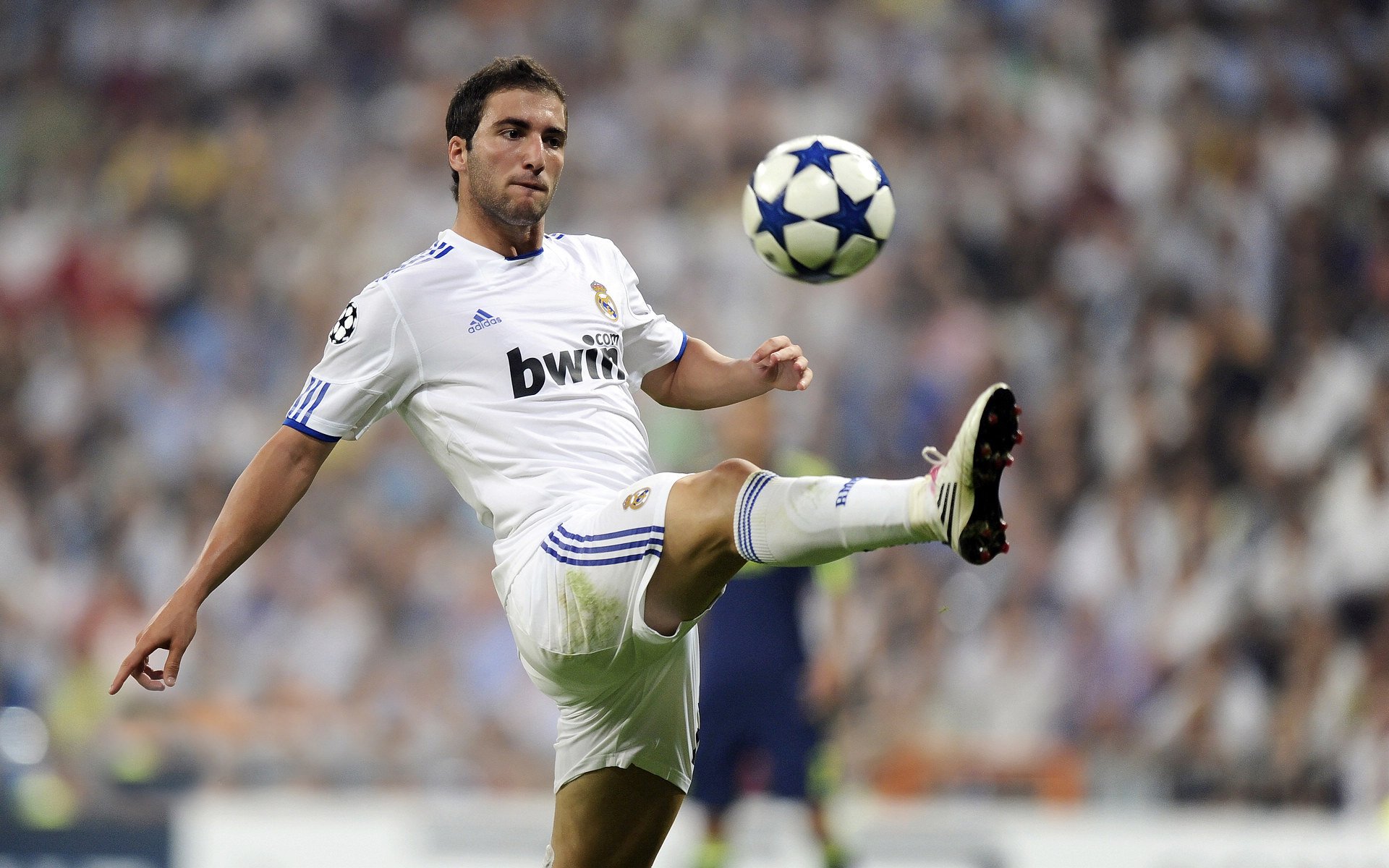 十年还清十亿债,雷军“榜一大哥”陈年经历回顾